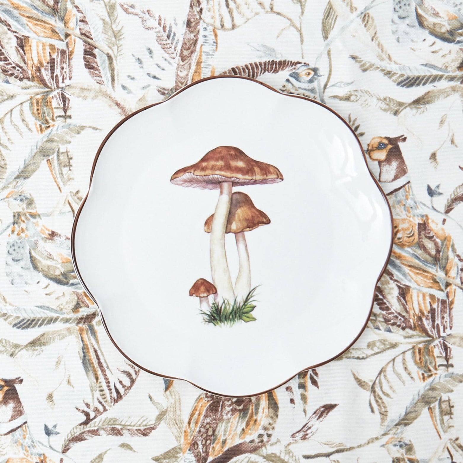 Create a visually stunning table arrangement with the Scalloped Mushroom Dinner Plate, now available in a set of 21.