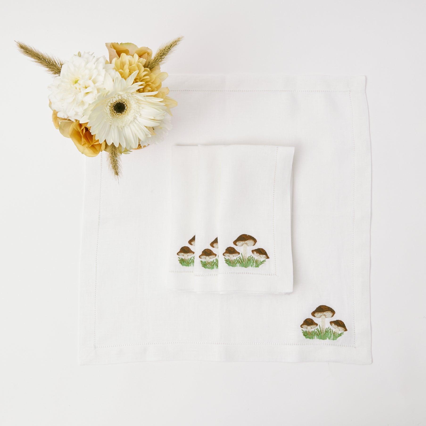 https://www.mrsalice.com/cdn/shop/files/mushroom-white-linen-napkins-set-of-4-mrs-alice-5_53f137f6-5b3a-41cb-abf7-44e163064237.jpg?v=1696262926