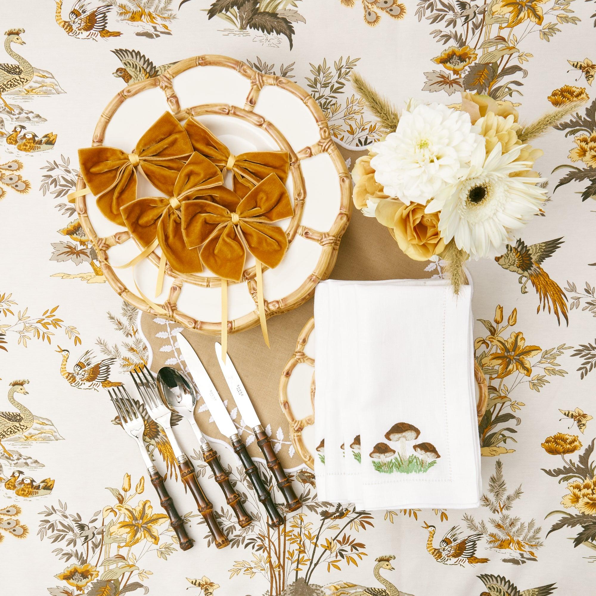 White & Gold Laurel Napkins (Set of 4) – Mrs. Alice