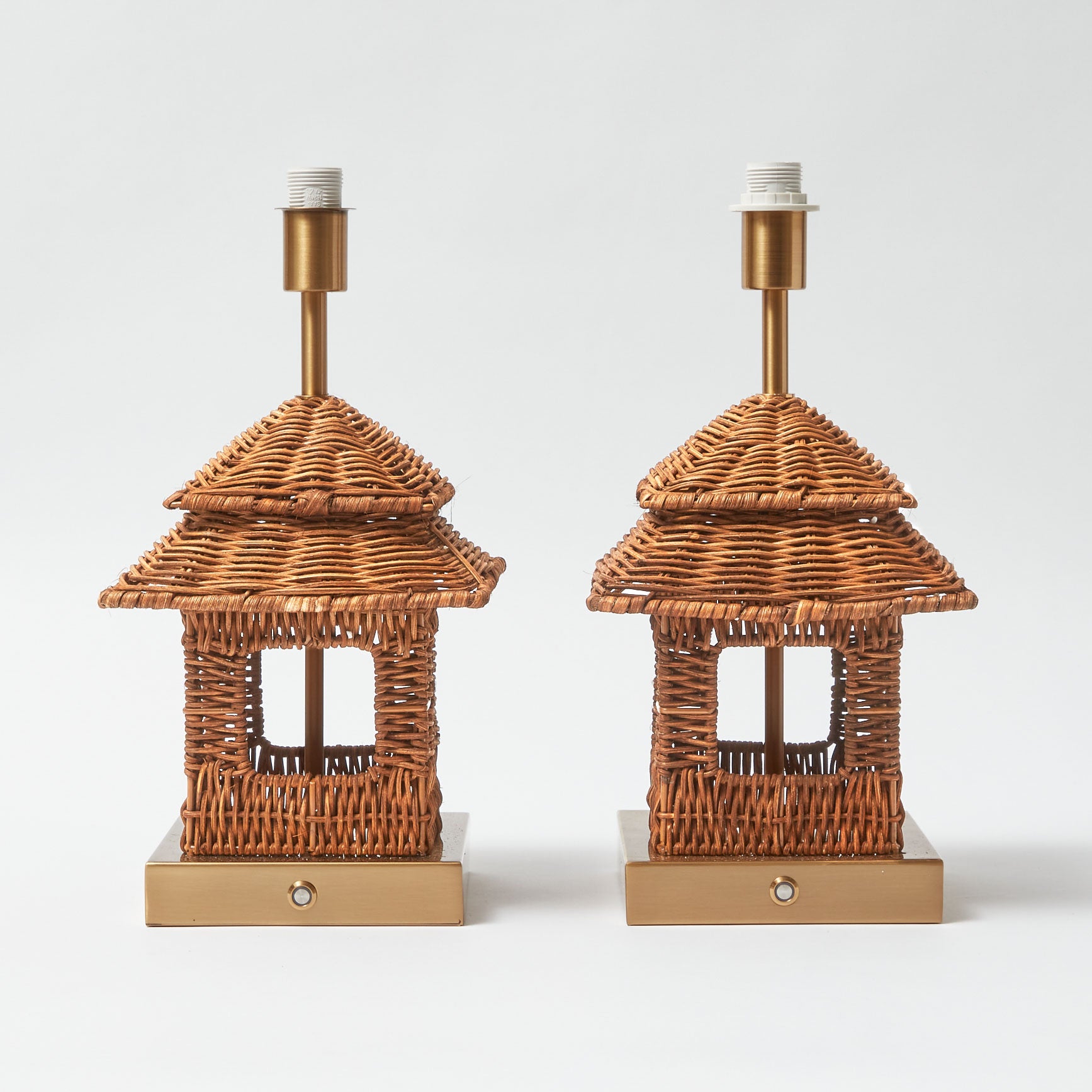 Rattan Rechargeable Pagoda Lamp Stand