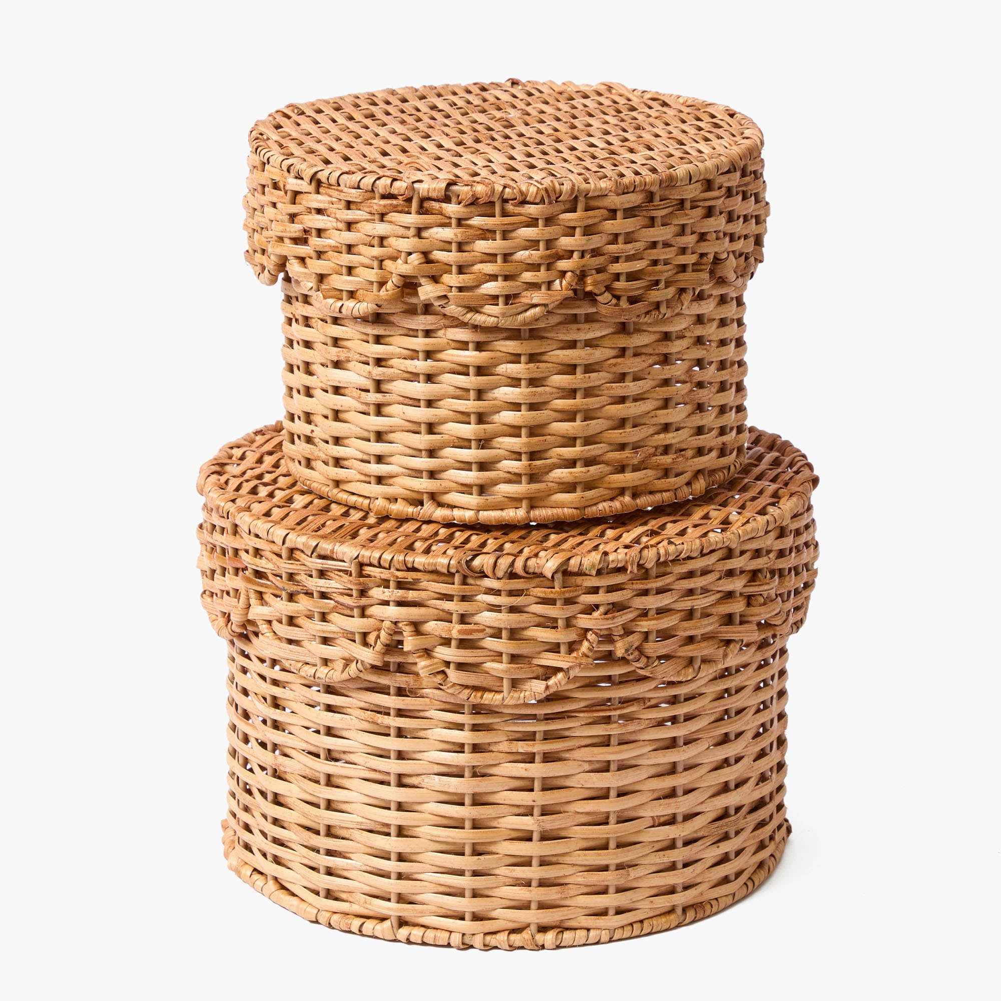 Scalloped Round Lidded Rattan Box - Large