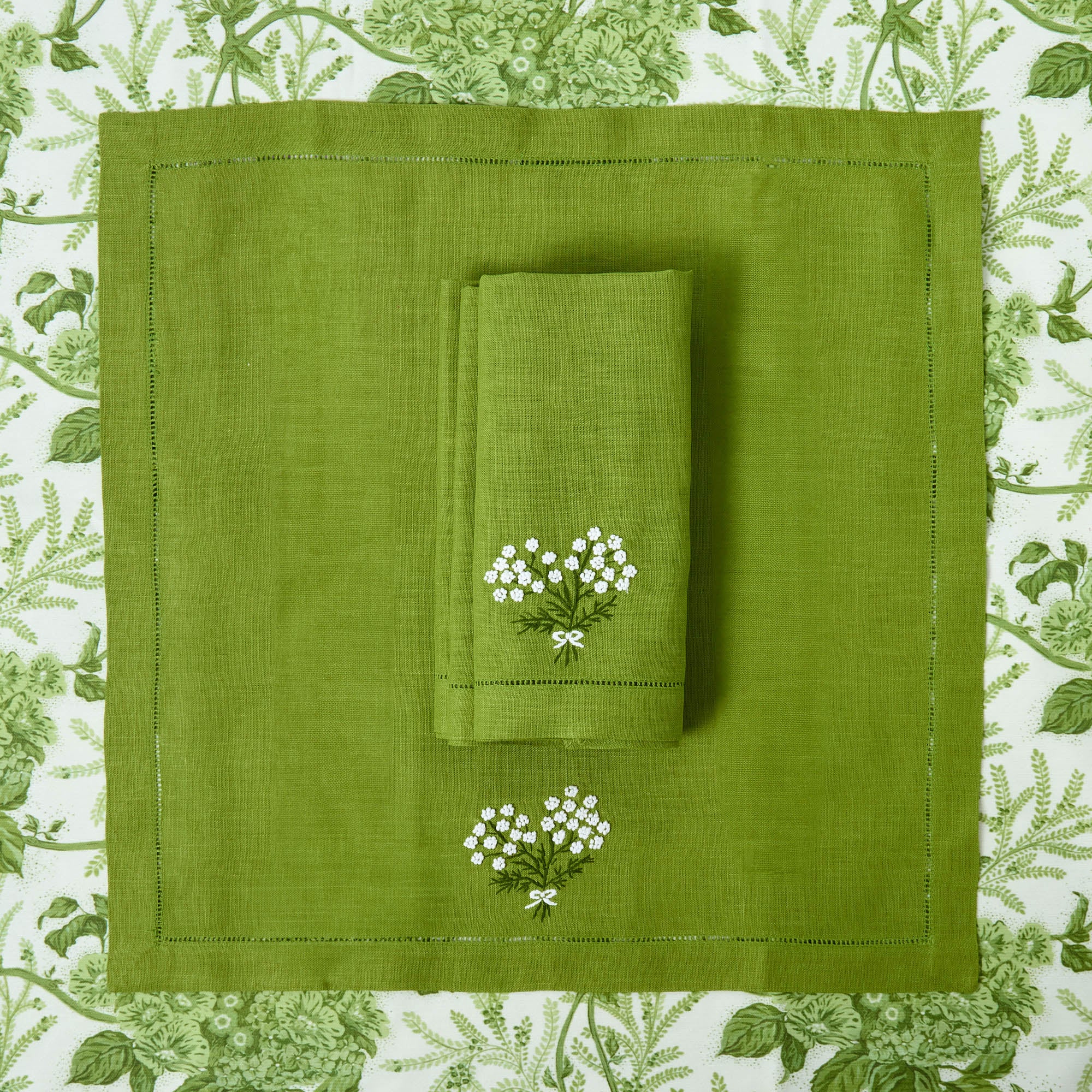 Eloise Green Placemats & Hydrangea Napkins (Set of 4)