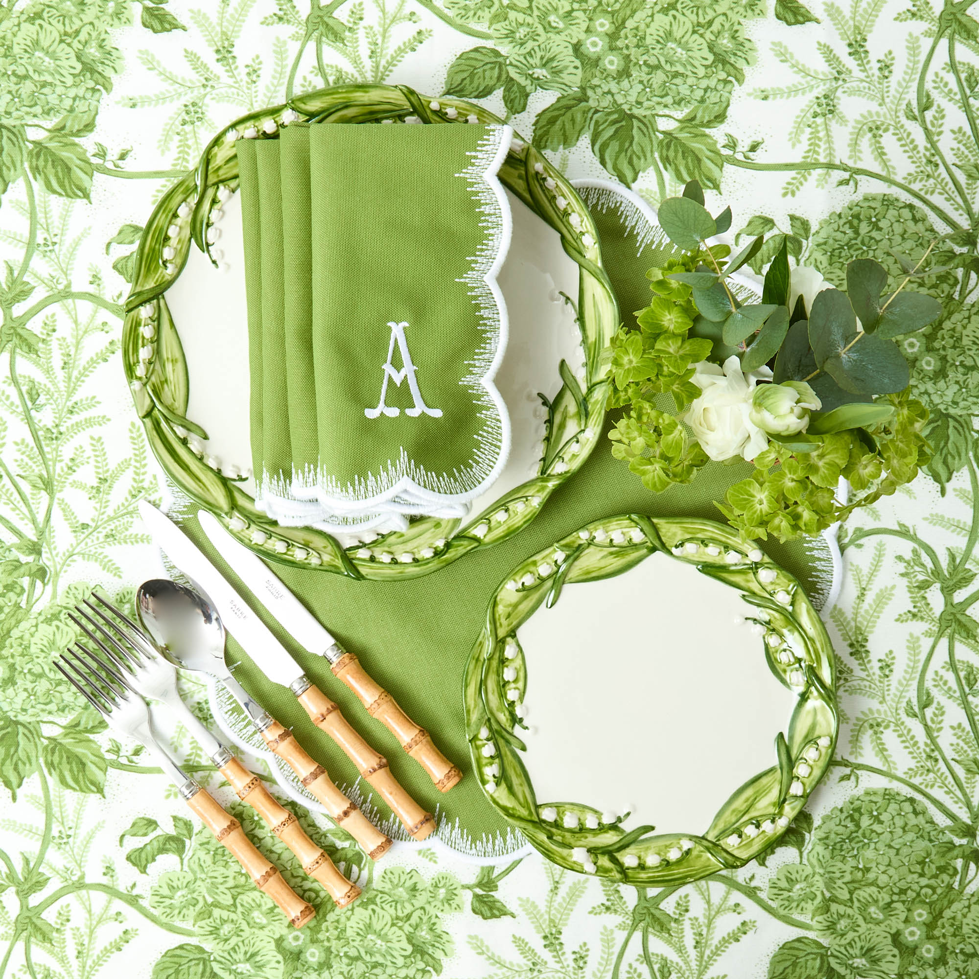 Apple Green Isabella Round Placemats & Napkins (Set of 4)