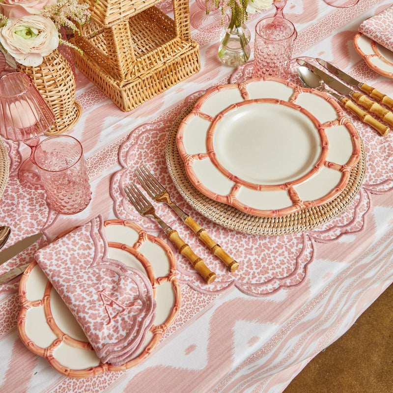 https://www.mrsalice.com/cdn/shop/files/serena-pink-leopard-placemats-set-of-4-mrs-alice-4_ef64a18e-fb8c-48dc-8811-a0c82a73328d_800x.jpg?v=1689343727