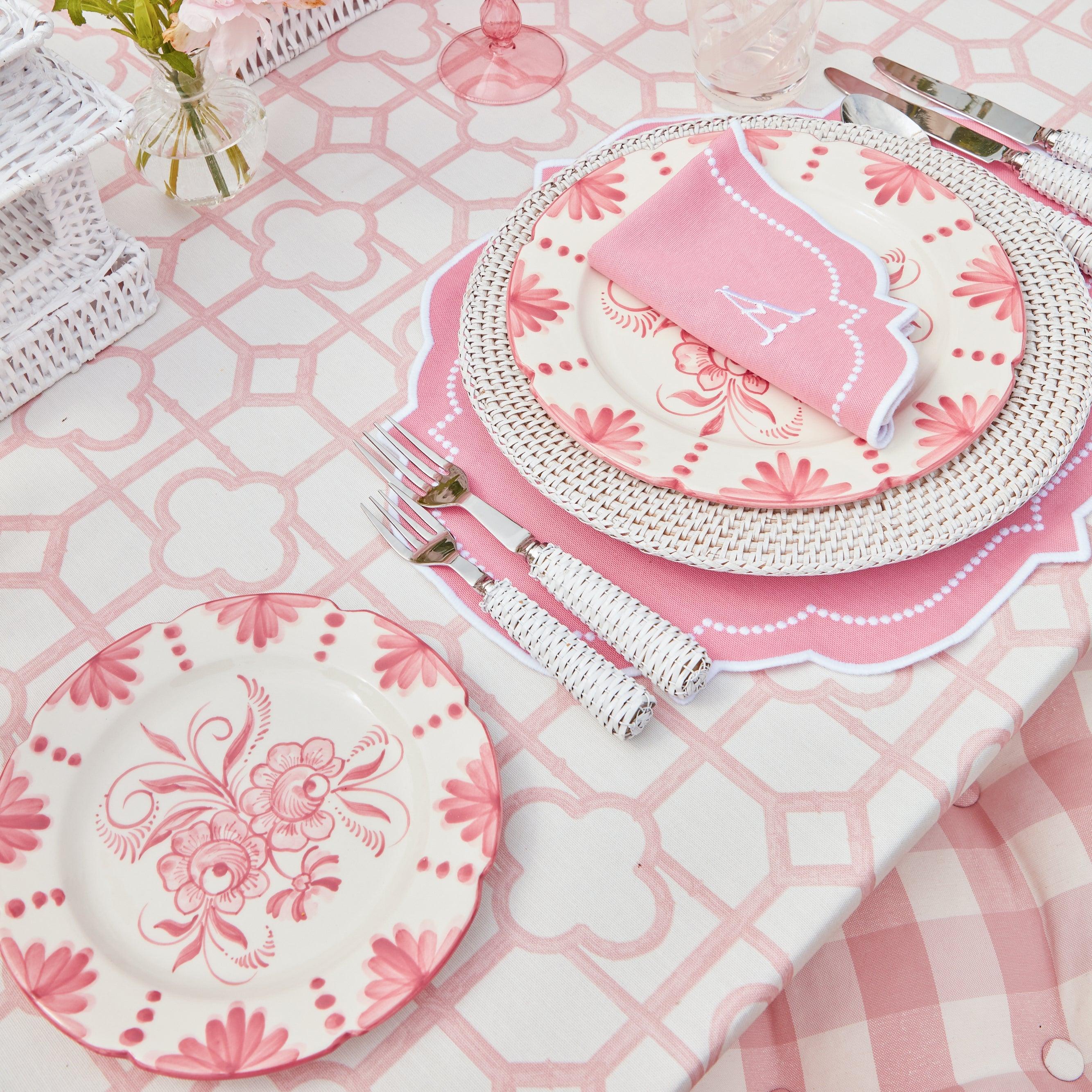 Seville Pink Gardênia Dinner Plate - Mrs. Alice