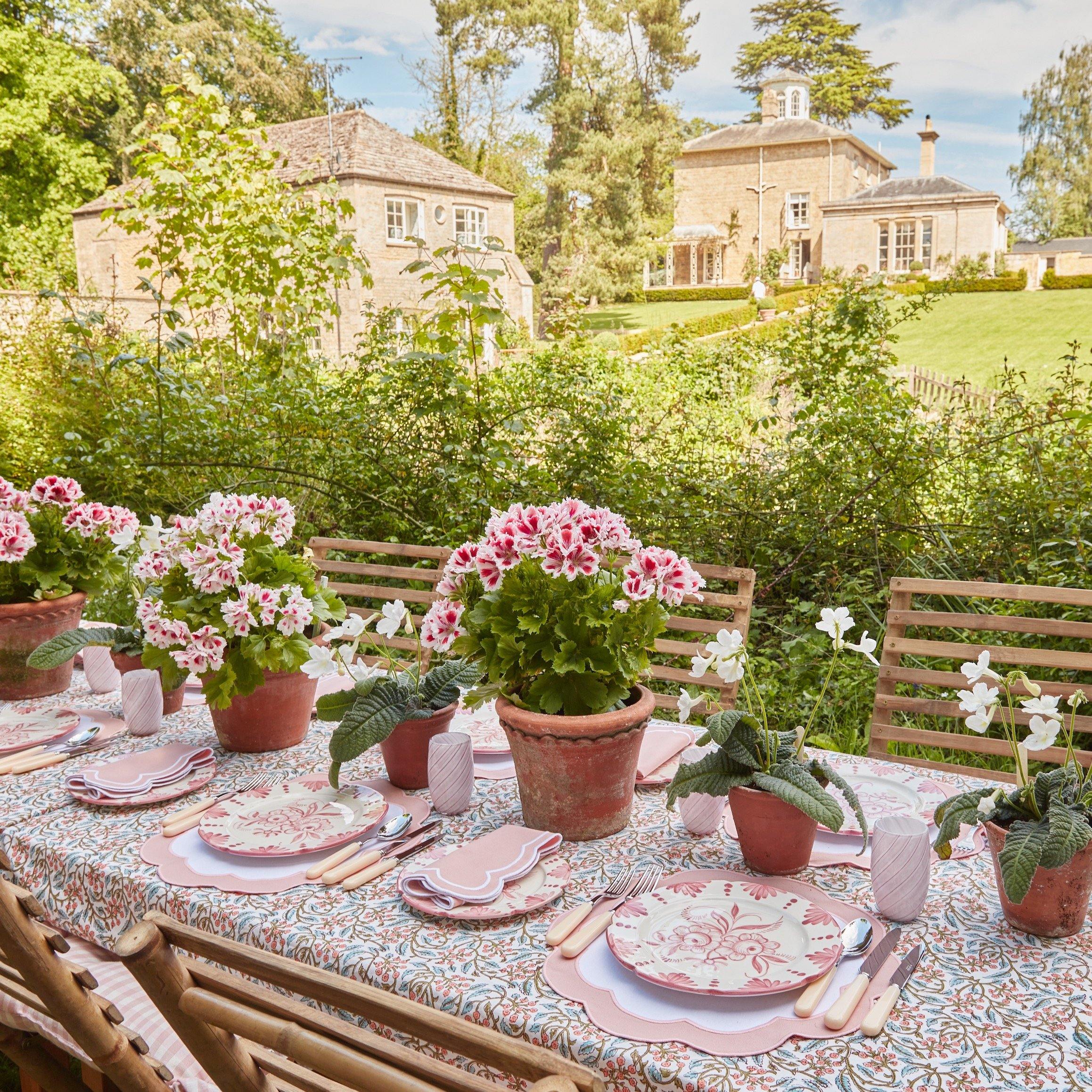 Seville Pink Gardênia Dinner Plate - Mrs. Alice