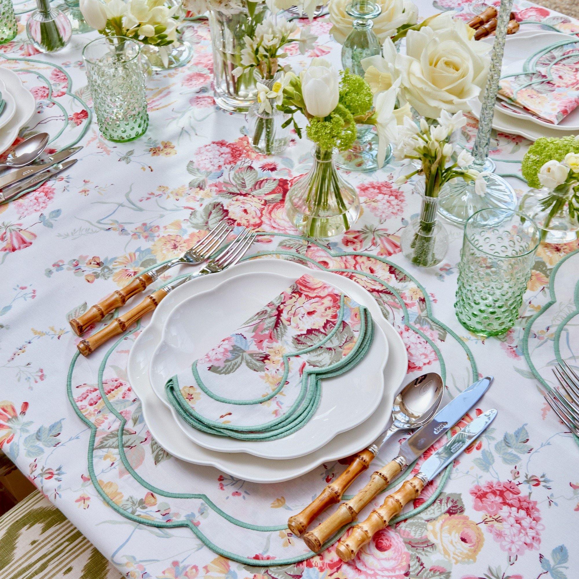 https://www.mrsalice.com/cdn/shop/files/sibyl-chintz-green-napkins-set-of-4-mrs-alice-11_fa55d1e6-3024-4445-832a-5b3f5a21c426.jpg?v=1689282221