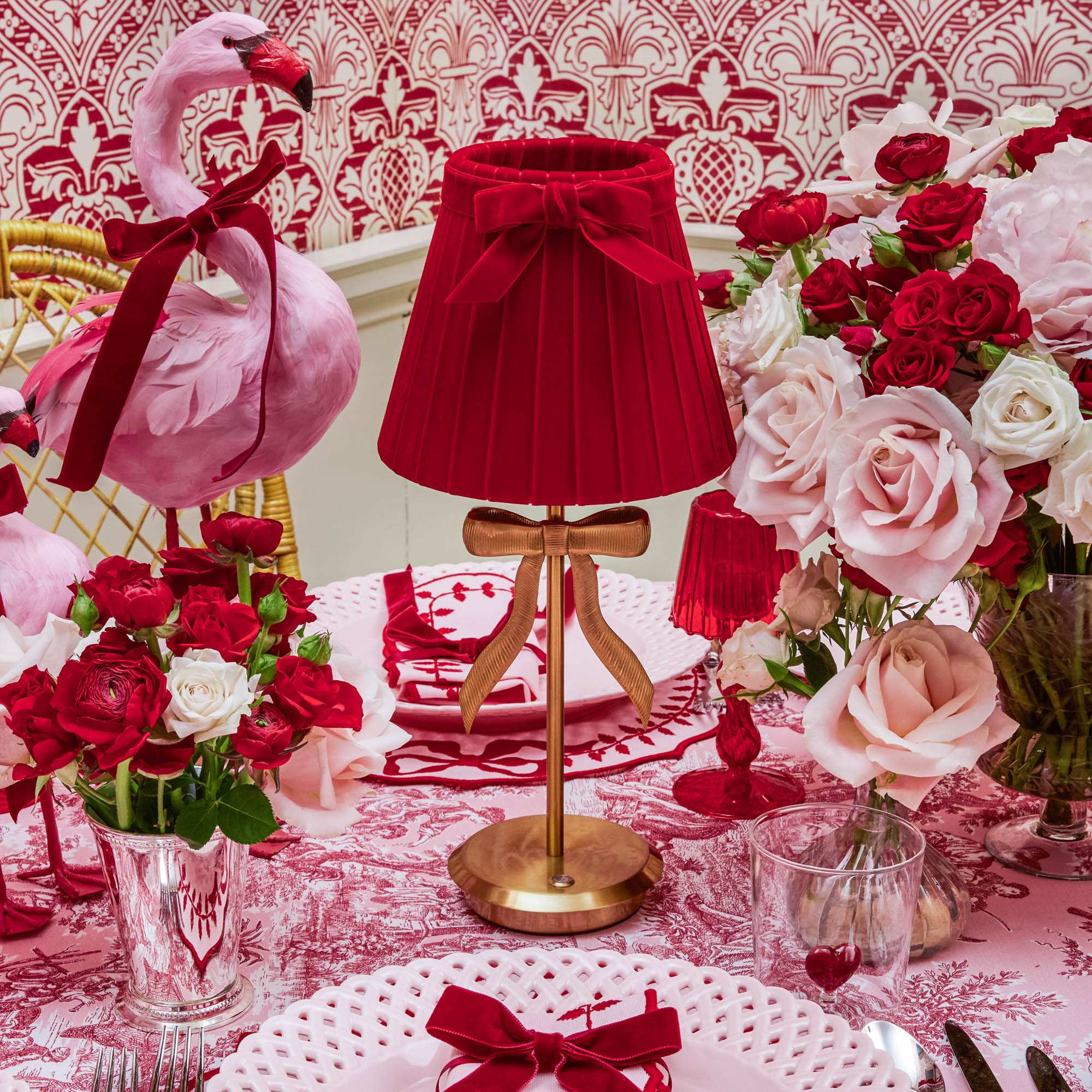 Red Velvet Bow Lampshade (18cm)