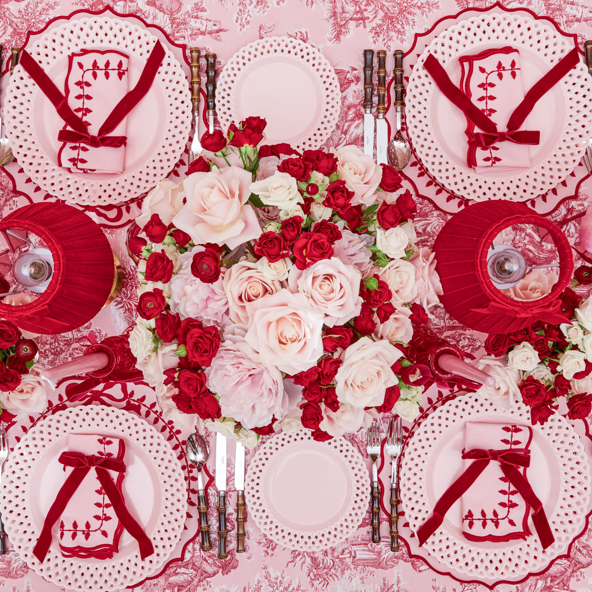 Pink & Red Laurel Napkins (Set of 4)