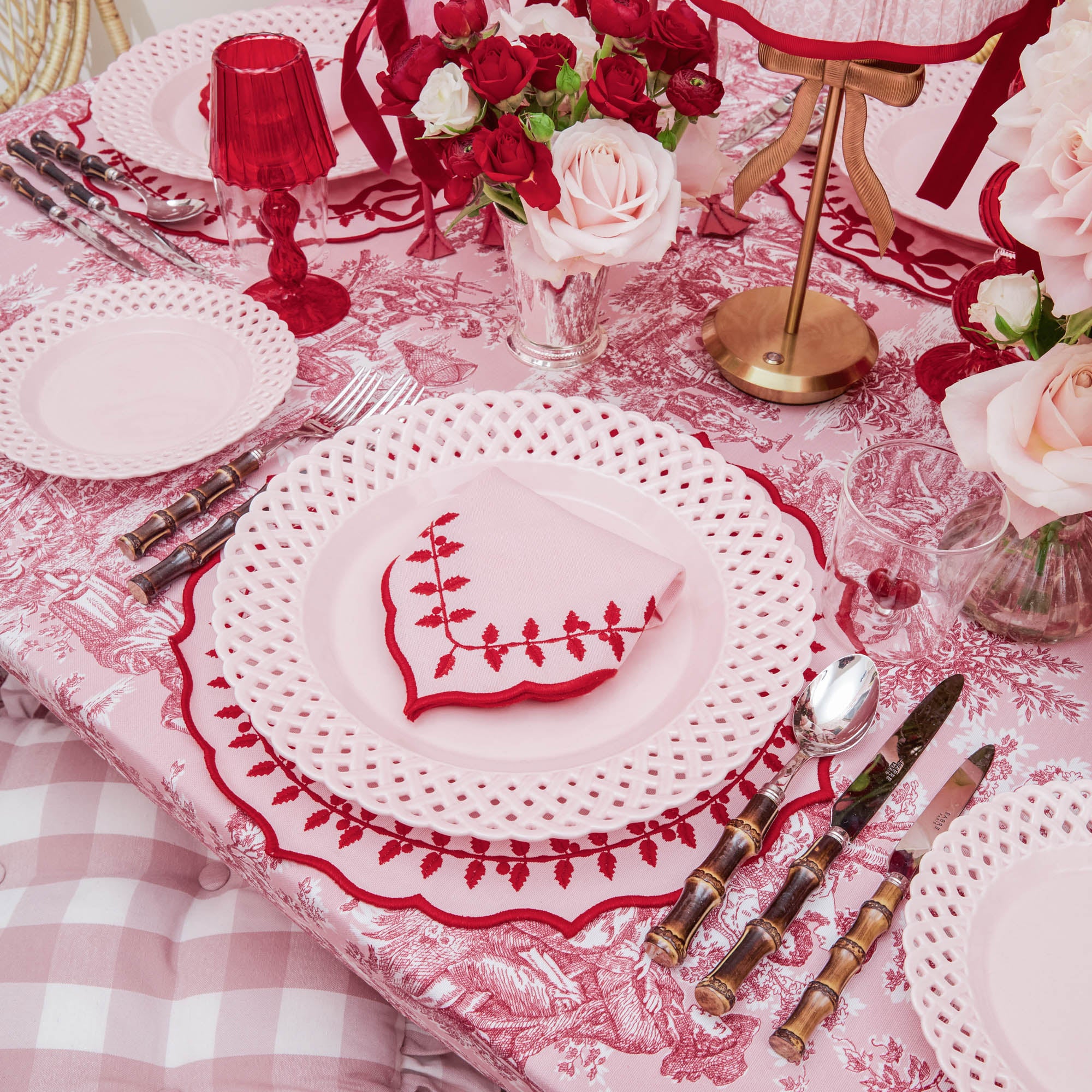 Pink & Red Laurel Napkins (Set of 4)