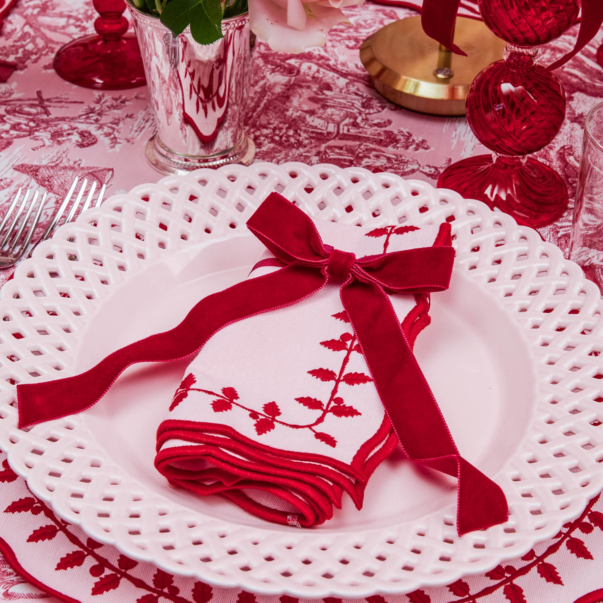 Ruby Red Velvet Bow (Set of 4) - 20cm