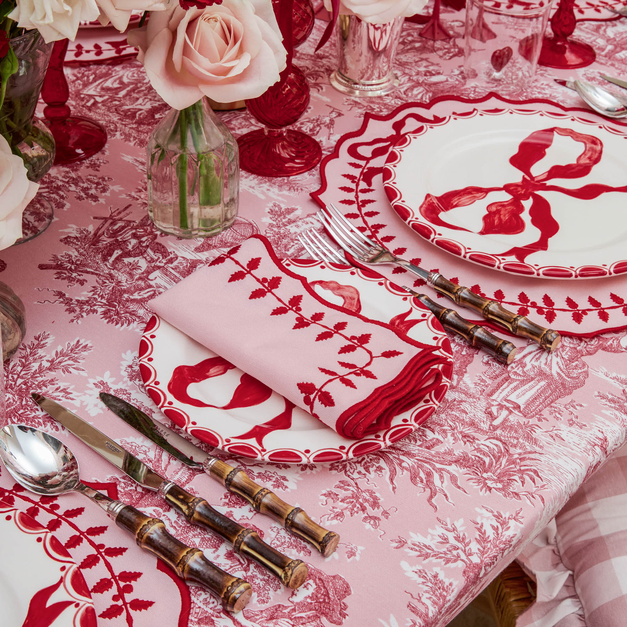 Pink & Red Laurel Napkins (Set of 4)