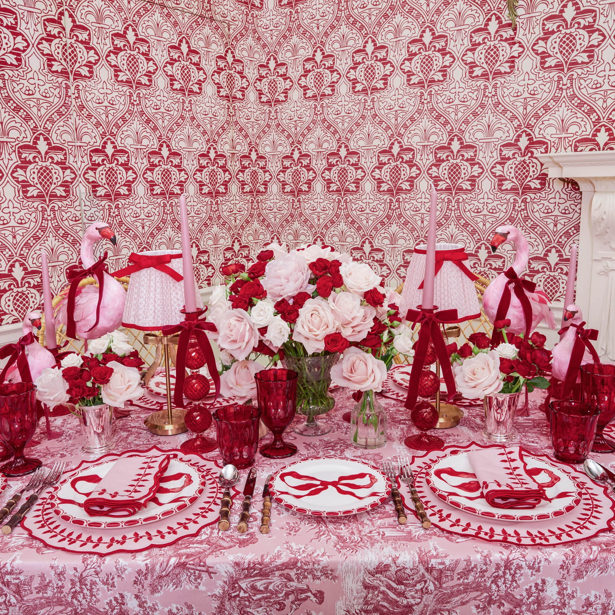 Pink & Red Laurel Napkins (Set of 4)