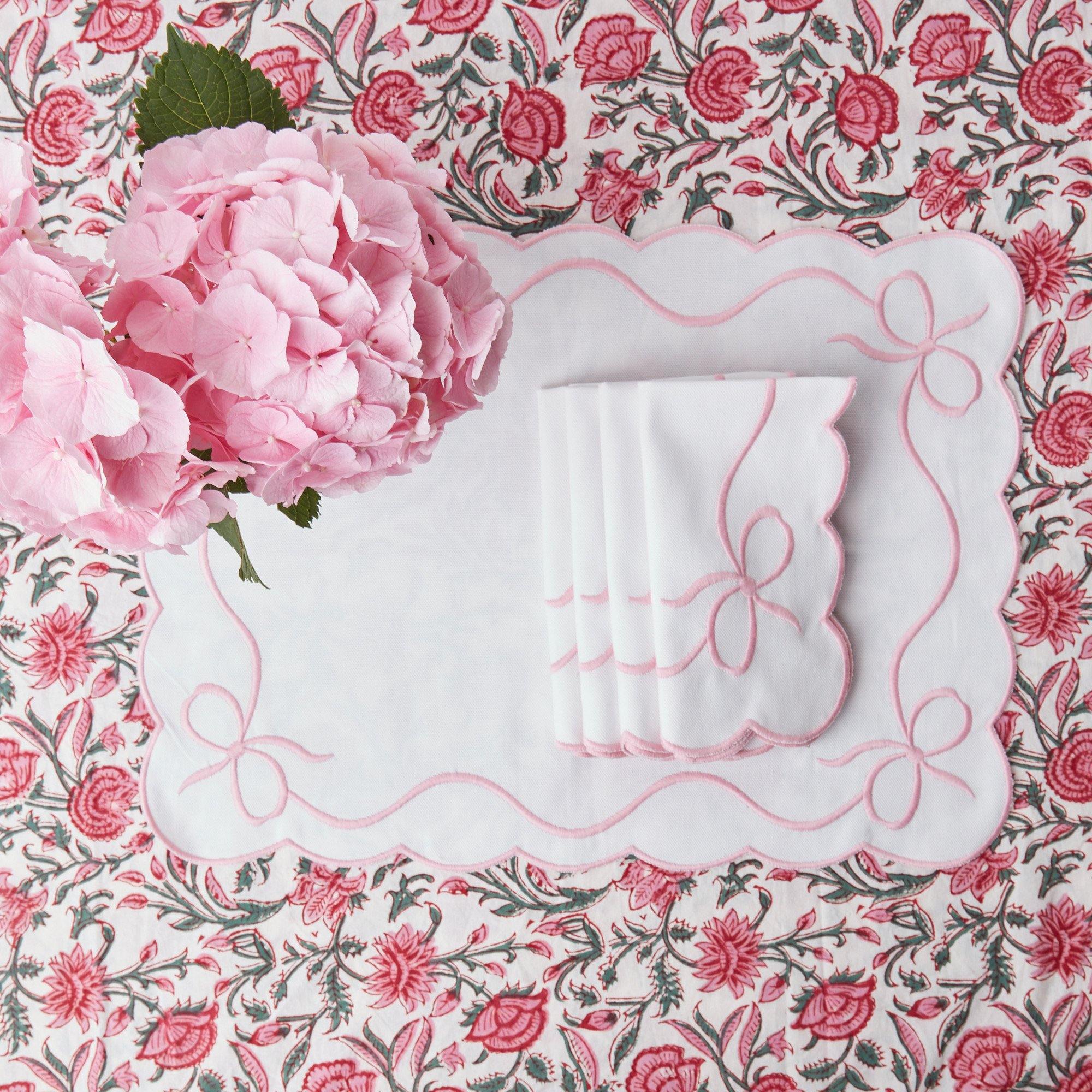 https://www.mrsalice.com/cdn/shop/files/white-embroidered-bow-napkins-set-of-4-mrs-alice-4_82b73760-b82d-4a96-b6ff-2b1de8418eea.jpg?v=1689277194