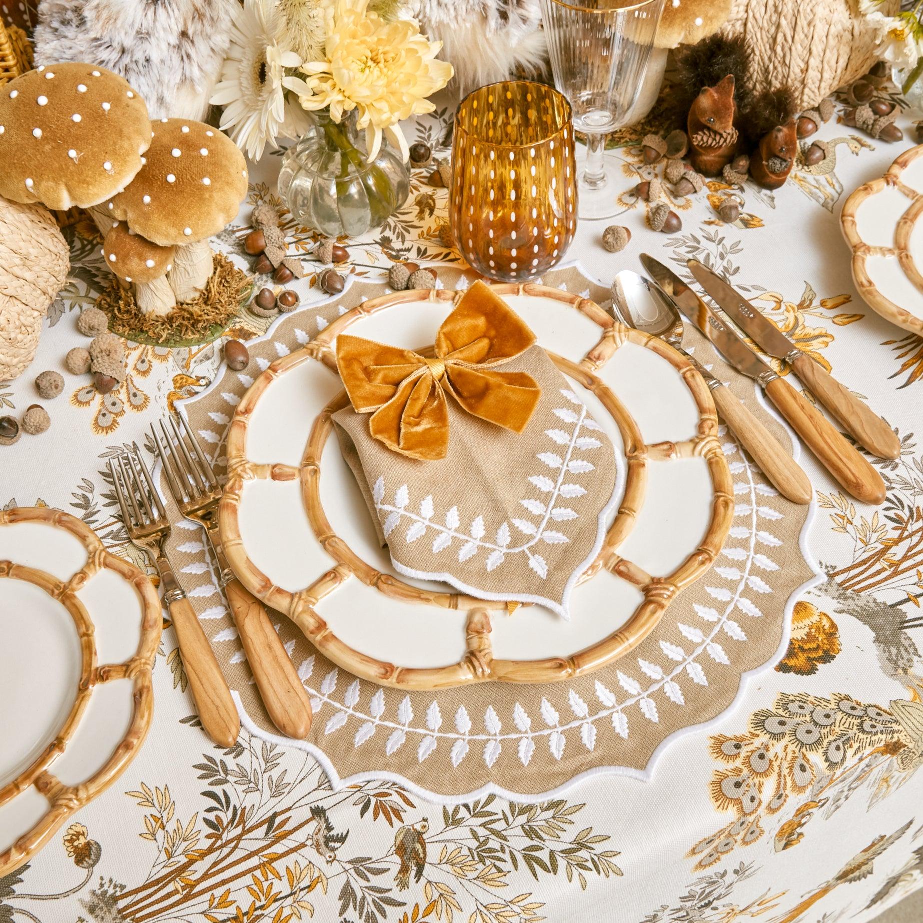 Laurel-themed Set for rustic-chic table arrangements.